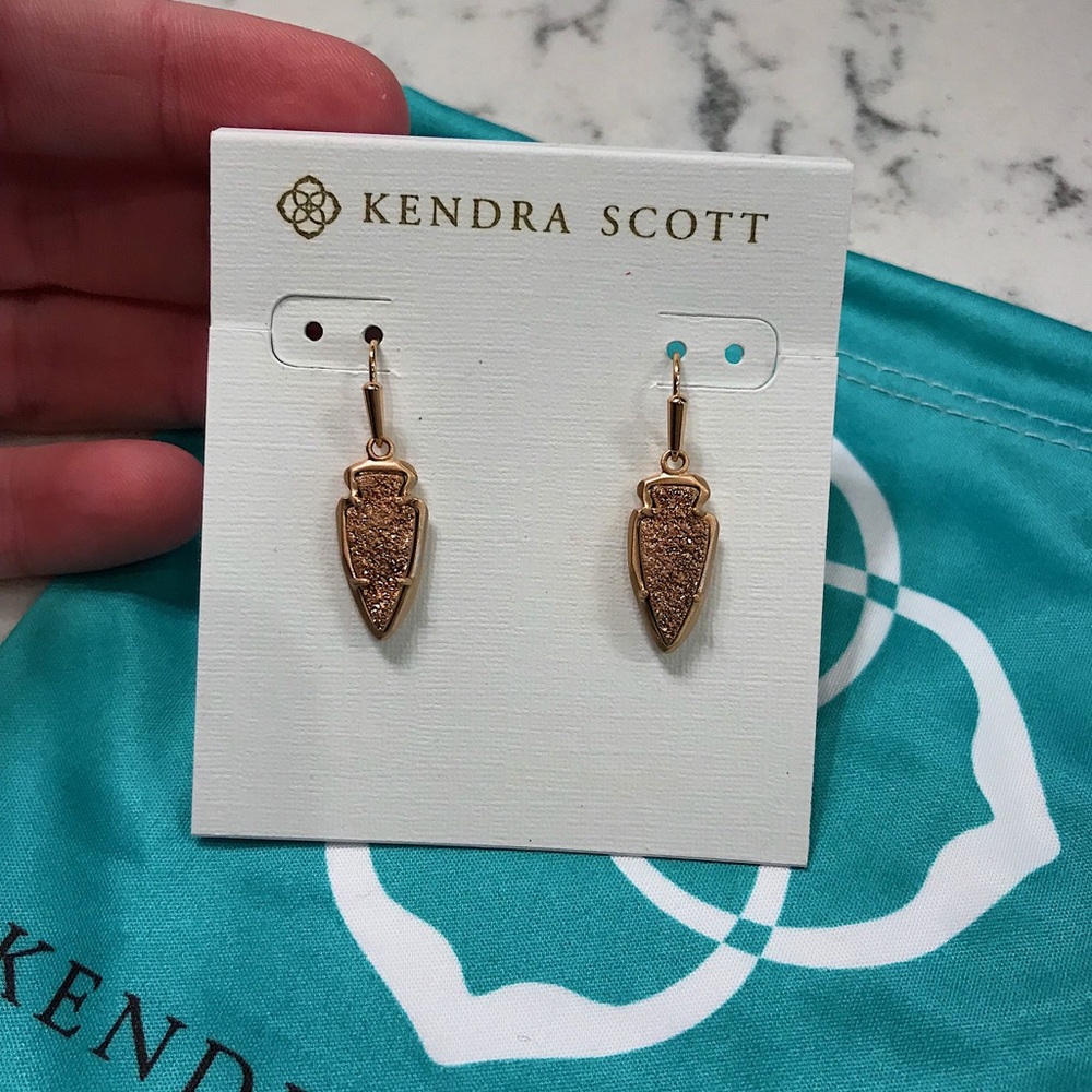 ***SOLD***Kendra Scott Kate arrowhead earrings